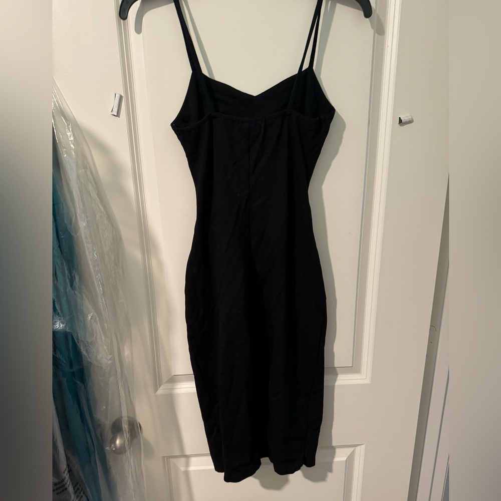 Little black dress
Tight fit